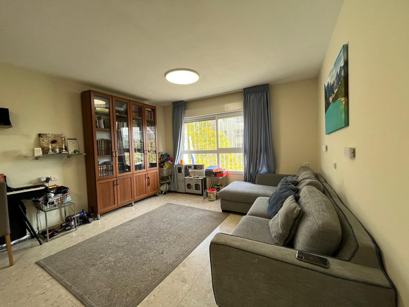 ee79d617-3381-439a-b33e-1838b87e199e